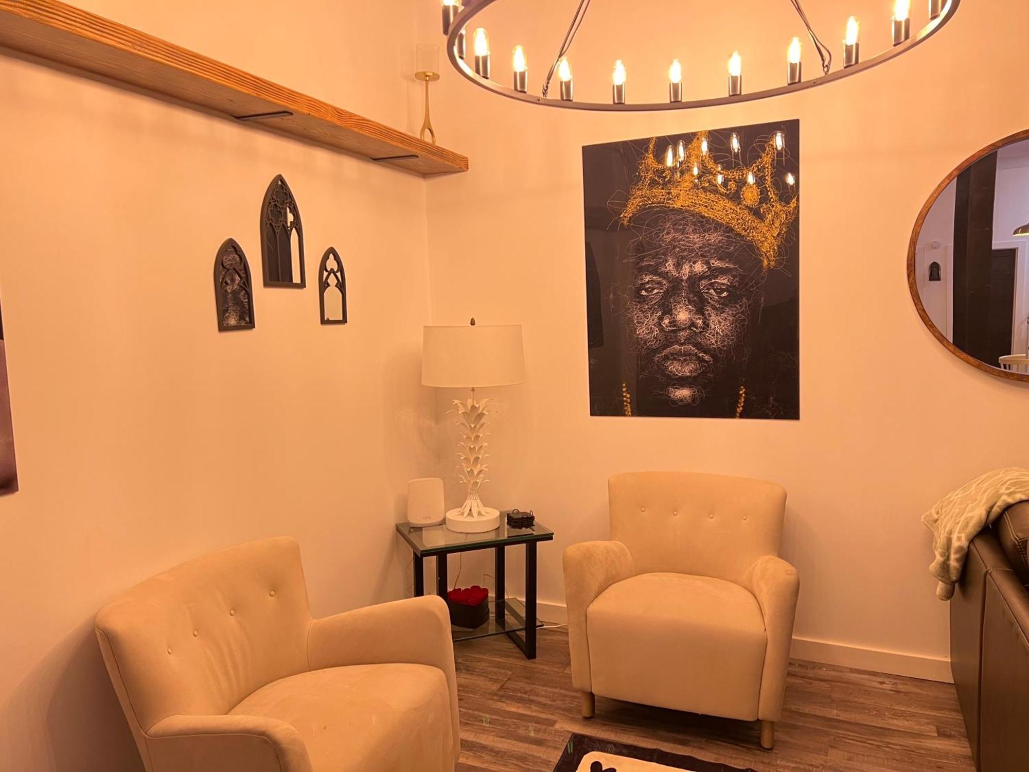 Nyc Speakeasy-bedstuy Chapel Apartment